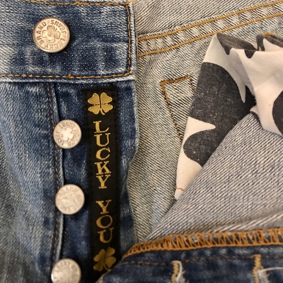 jeans that say lucky you on the fly